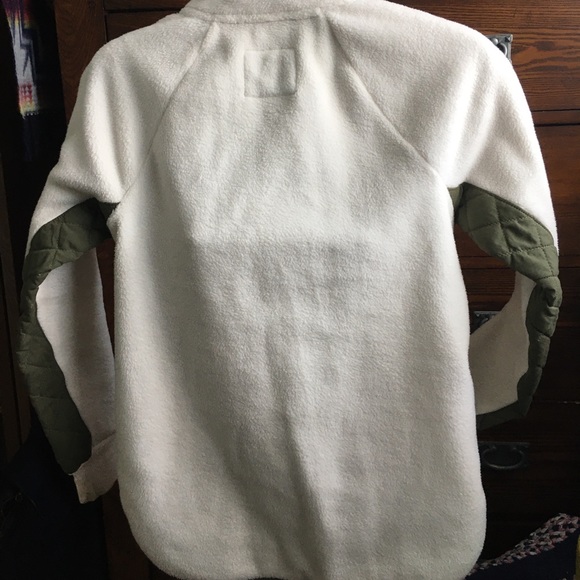 Abercrombie & Fitch Asymmetrical Snap up fleece-Sm - Picture 4 of 6